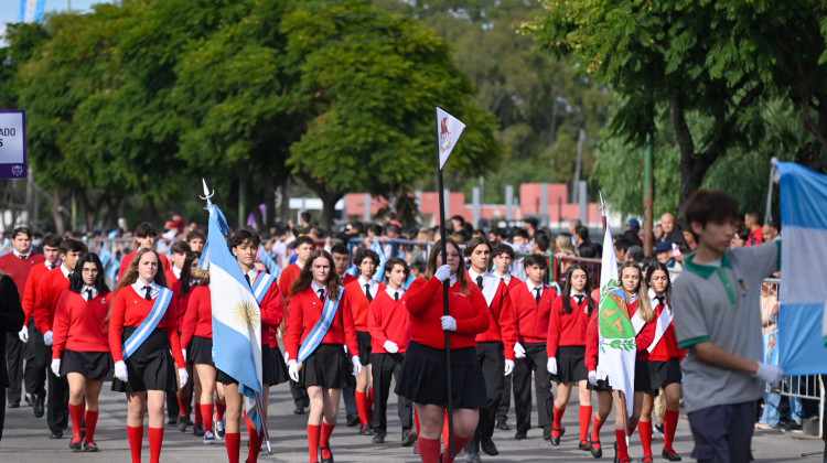 Hay tiempo hasta este miércoles a las 18:00 para inscribirse y participar del desfile del 25 de Mayo