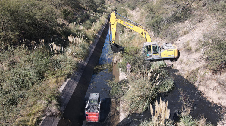 Concluyeron los trabajos de limpieza en el canal Paso de las Carretas