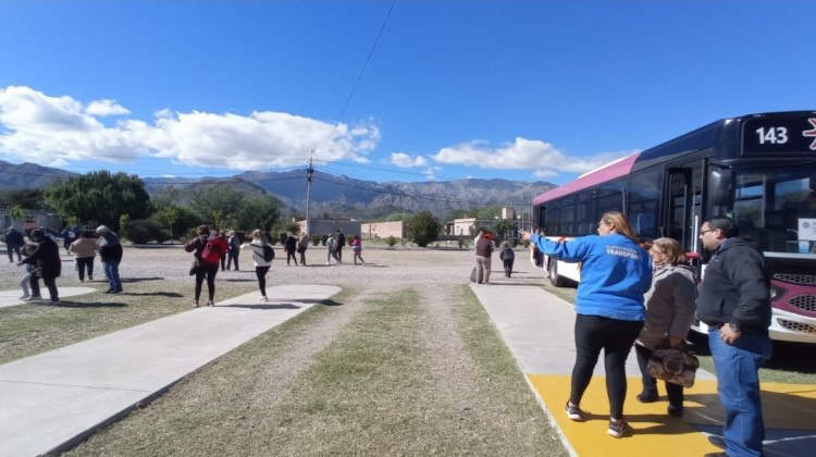 La terminal de Villa de la Quebrada es un punto de asistencia y encuentro para los visitantes al Cristo