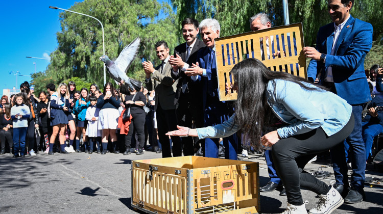 “El camino es apostar por la educación para salir adelante”