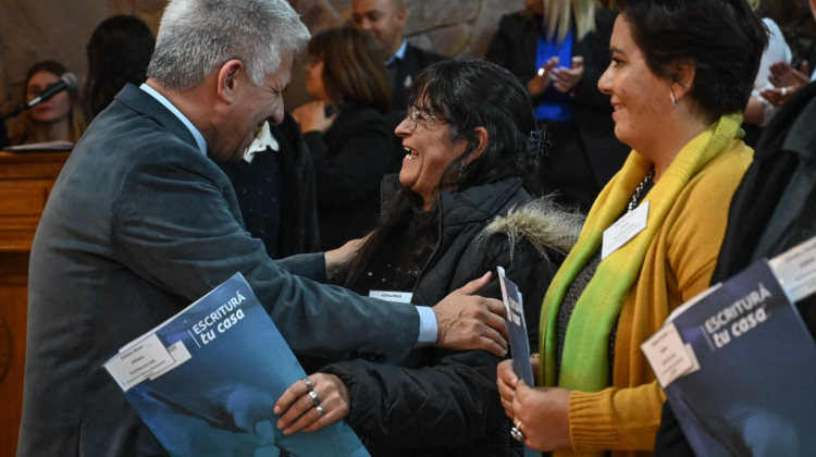 ‘Escriturá tu Casa’ iluminó con sonrisas los rostros de familias de San Luis y La Punta