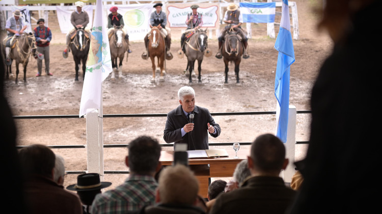 El Gobernador fue un invitado especial a la 43° Fiesta del Ternero en la Rural