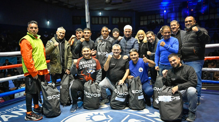 Volvió la pasión por el boxeo al Palacio de los Deportes