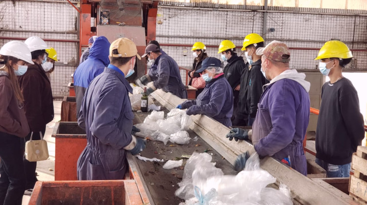 Estudiantes de Villa de Merlo visitaron la planta de reciclado ‘El Jote’ y aprendieron sobre reciclaje