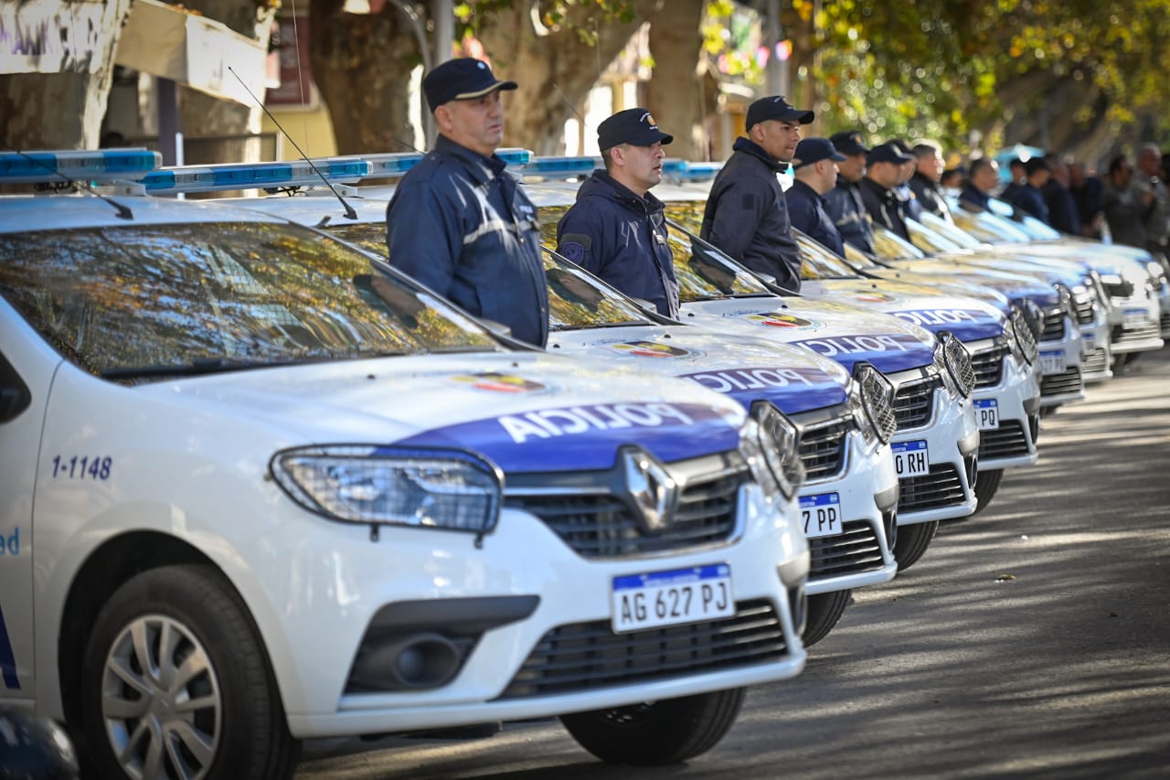 Poggi entregó en Villa Mercedes 25 móviles policiales para reforzar la seguridad