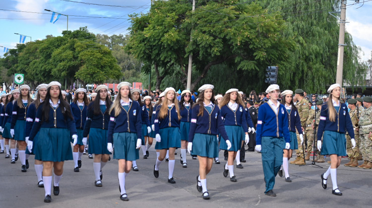 Más de 100 escuelas de la ciudad participarán en el desfile del 25 de Mayo