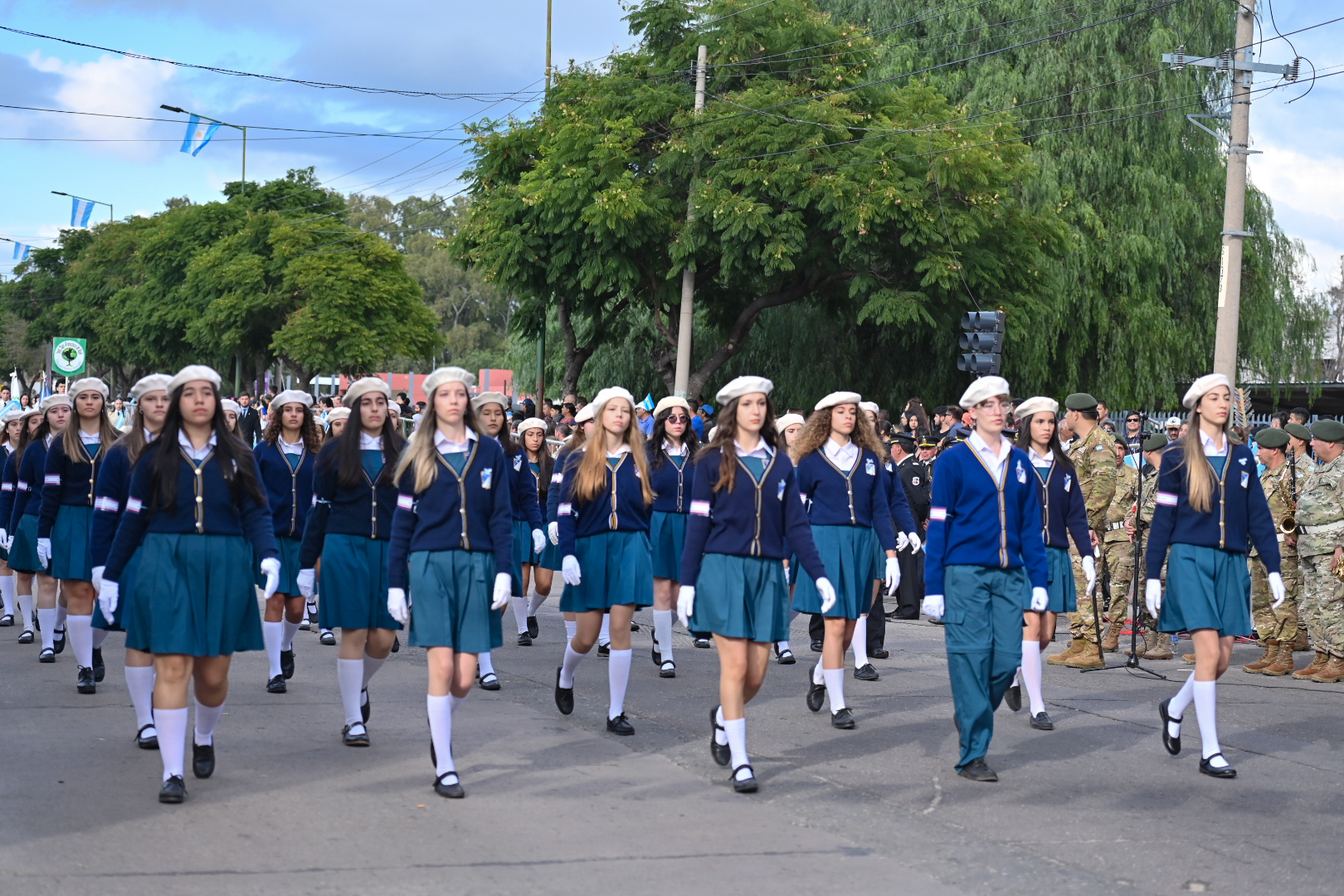 Más de 100 escuelas de la ciudad participarán en el desfile del 25 de Mayo