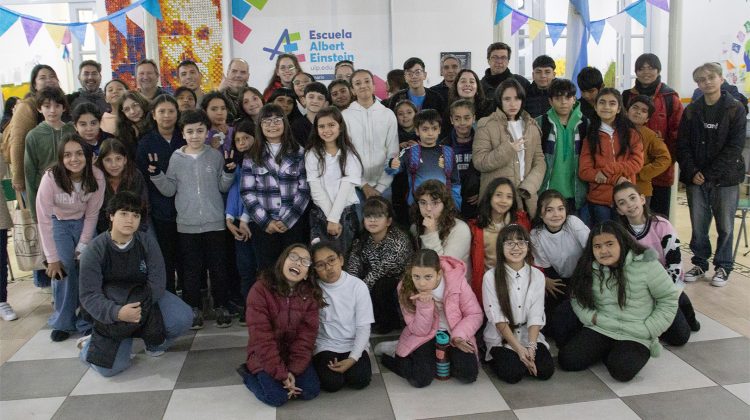 Alumnos rindieron homenaje a la Bandera a través del arte