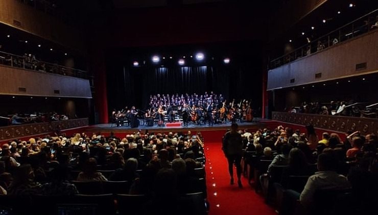 Convocan a coreutas femeninas para un show en el Cine Teatro San Luis