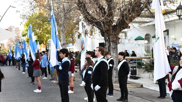 Más de 300 alumnos de escuelas técnicas reafirmaron su Lealtad a la Bandera