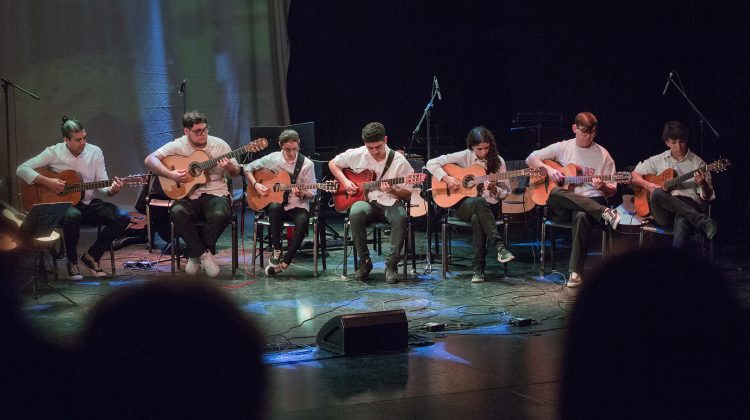 La Escuela de Música de la ULP desplegó su encanto en la sala Hugo del Carril