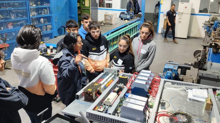 Alumnos de la Escuela Técnica ‘Domingo Faustino Sarmiento’ hacen prácticas profesionalizantes