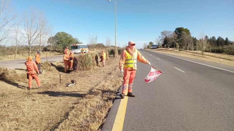 Poda en Serranías Puntanas y nuevos carteles viales en la autopista por La Paz del Mundo