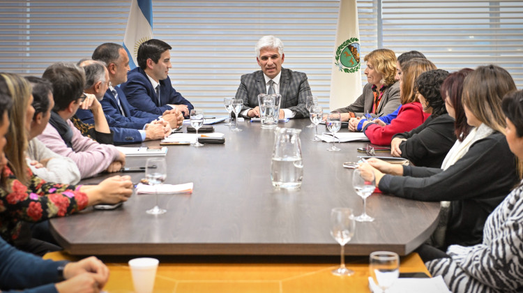 El Gobernador firmó el decreto para iniciar el llamado a concurso de cargos jerárquicos