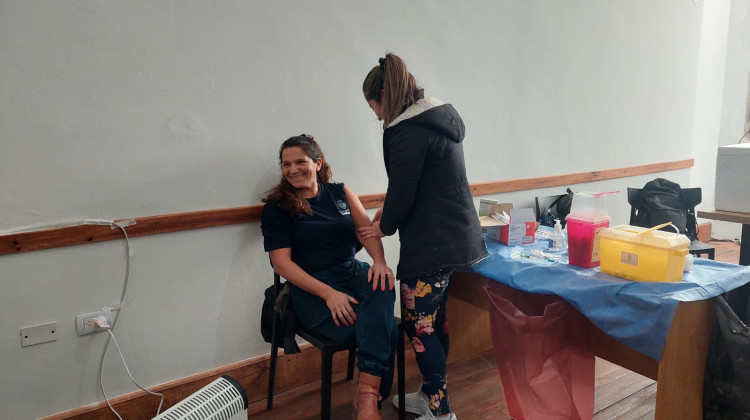 Salud vacunó a más de cien trabajadores de la municipalidad de San Luis