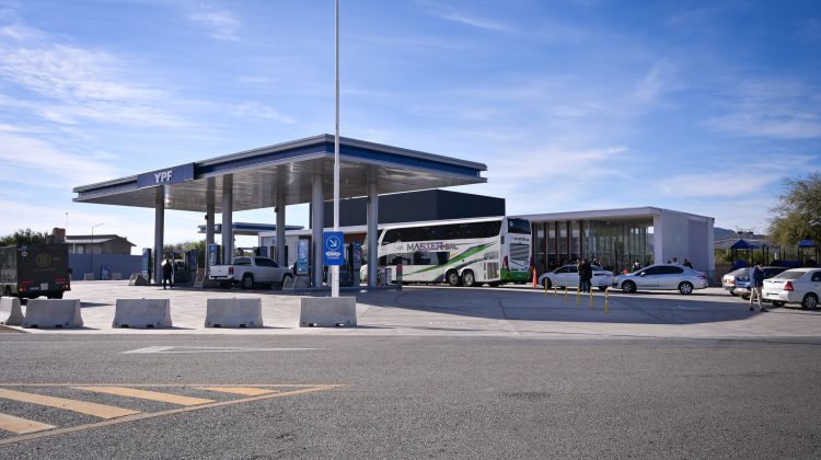 Quines estrenó su nueva estación de servicio