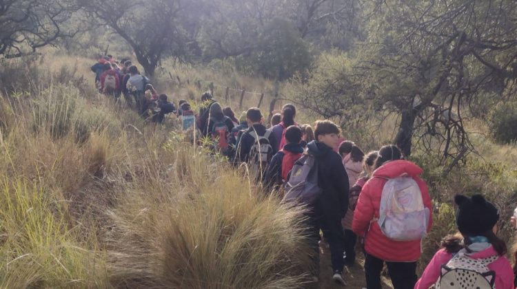Más de 200 estudiantes merlinos visitaron la reserva de Mogote Bayo