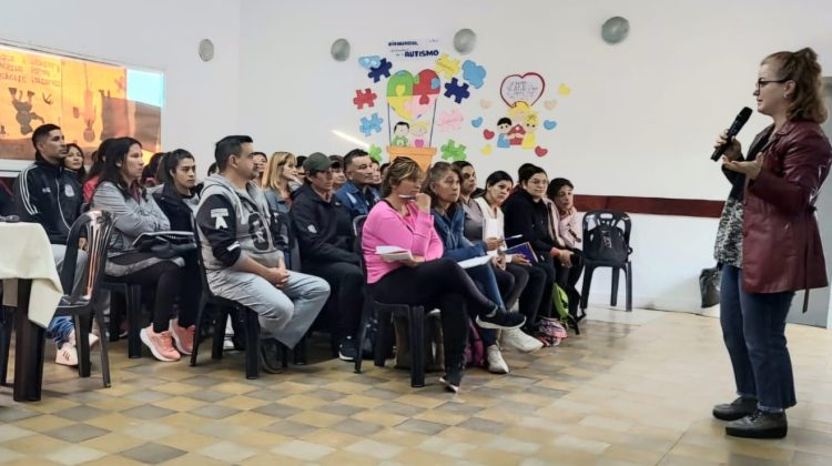 Capacitan a integrantes de Prevención Ciudadana del departamento Ayacucho