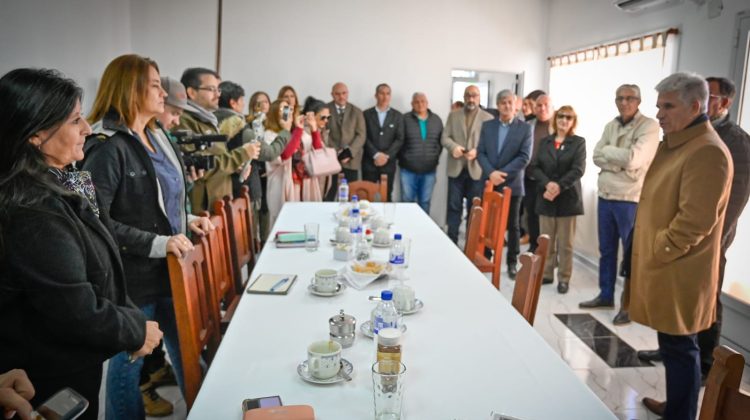 Poggi visitó el remozado edificio del Concejo Deliberante de Santa Rosa 