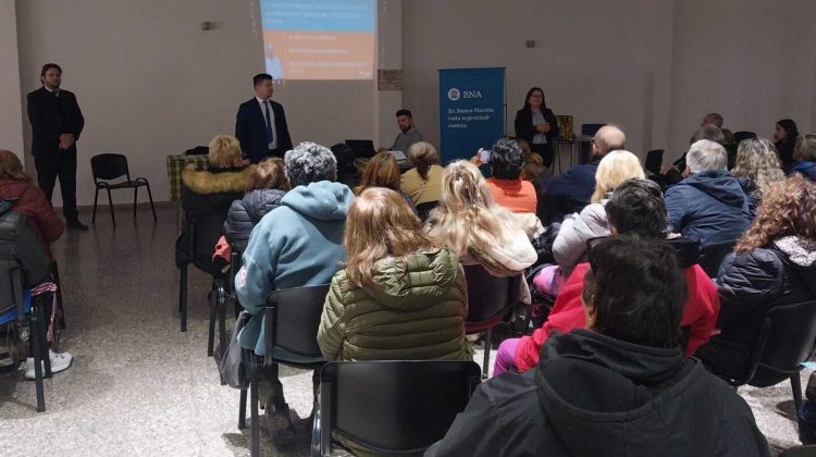 Realizaron el primer taller de educación financiera para adultos mayores