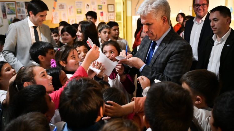 La visita a Candelaria finalizó junto a la comunidad educativa