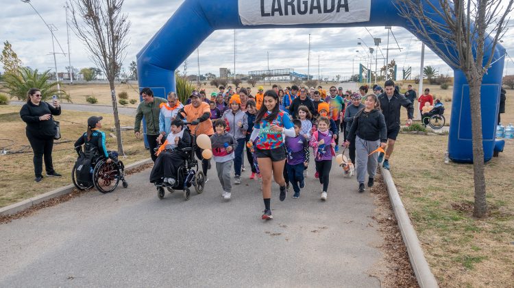 Una multitud participó de la correcaminata por el Día Mundial de la Esclerosis Múltiple