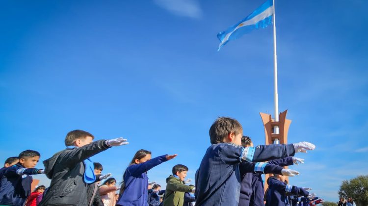 Alumnos de escuelas rurales prometieron lealtad a la bandera en Toro Negro