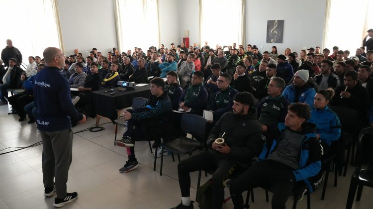 ‘Bases del Futuro’ profundizará la formación de entrenadores en el departamento Ayacucho