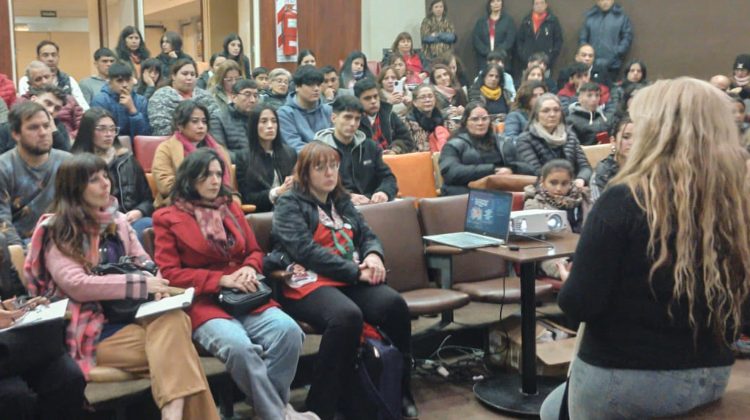 Una charla instructiva para fortalecer los proyectos del Plan Inicio al Desarrollo Económico Adolescente