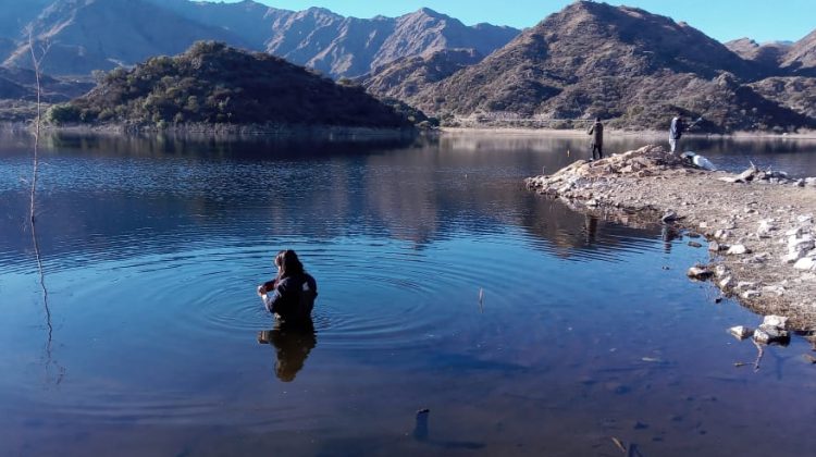 San Luis Agua tomó muestras del dique Nogolí