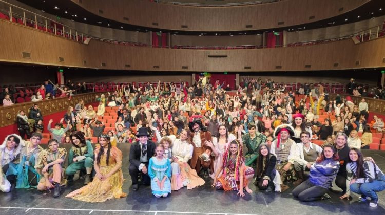 El Cine Teatro San Luis se llena de color y alegría para los más pequeños