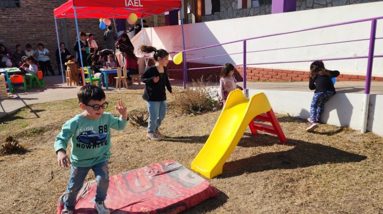 Los chicos de Villa Mercedes despidieron las vacaciones en el centro de salud ‘Hugo Espinosa’