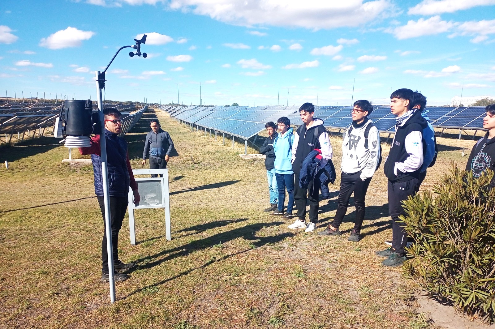 La central fotovoltaica abre sus puertas a las instituciones educativas