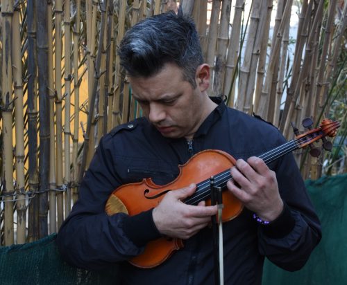 El violinista cordobés Victor Renaudeau se presenta en el Puente Blanco
