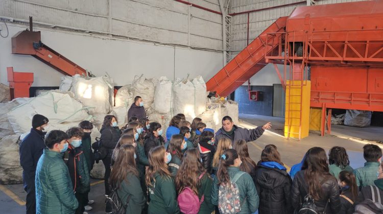 Alumnos del Causay tuvieron una doble jornada ambiental