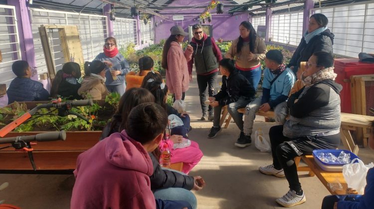 El Centro de Acompañamiento Familiar ‘Jardín del Sur’ visitó la Granja Productiva Escolar