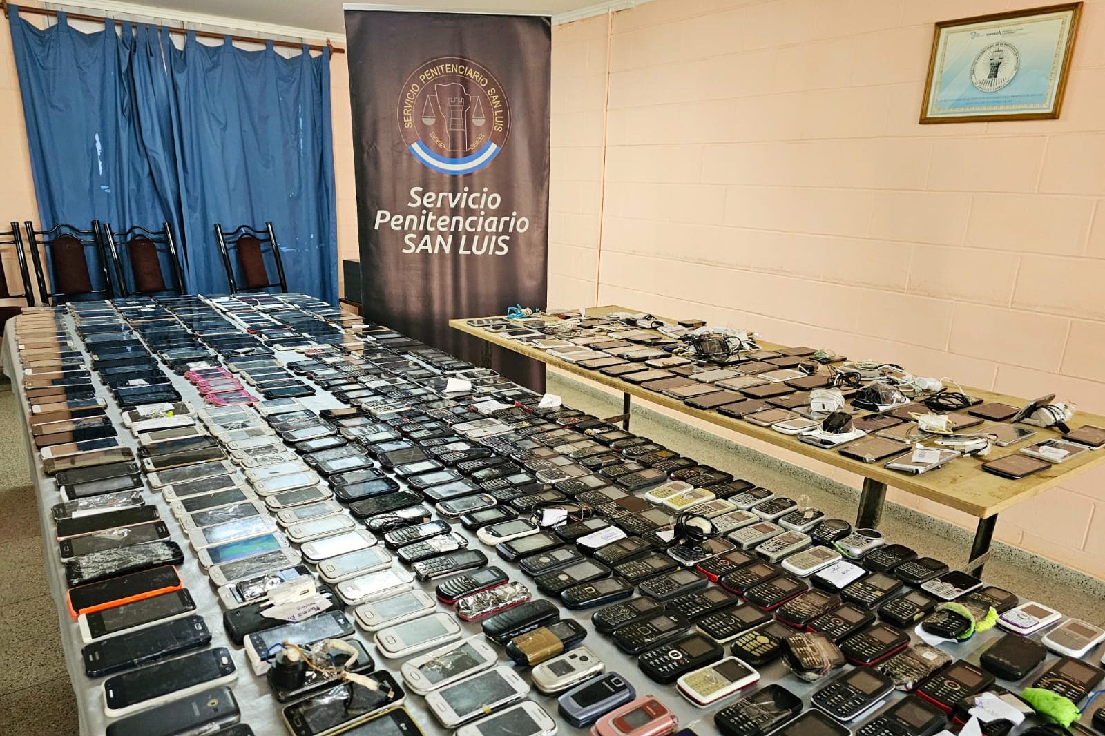 Incautaron cerca de 650 celulares en el Complejo Penitenciario 1