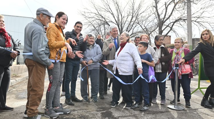 Poggi e Hissa recorrieron obras de repavimentación, bacheo e iluminación en la capital