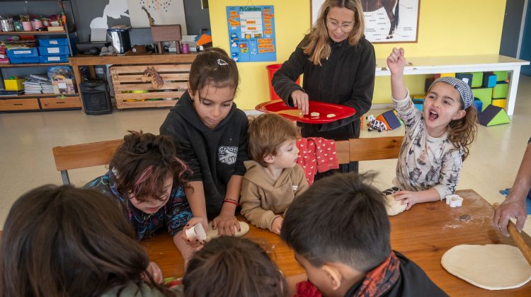 Niños y niñas disfrutan de las Equinovacaciones en La Pedrera