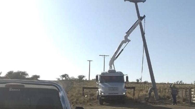 El Gobierno provincial amplía el tendido eléctrico en Chacabuco, lo que beneficiará a 60 familias