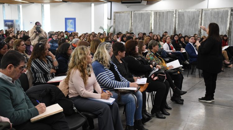 Laura Lewin: “Gestión es hacer las cosas bien, liderazgo es hacer lo correcto”