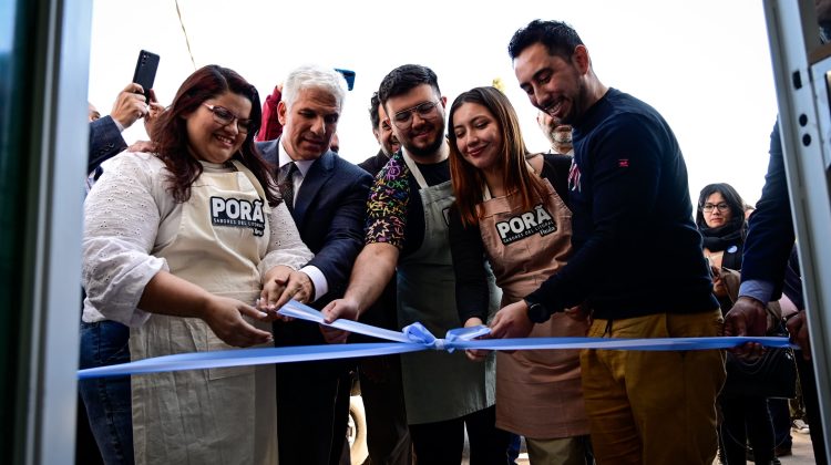 El Gobernador acompañó la inauguración del local de ‘Porã, sabores del litoral’