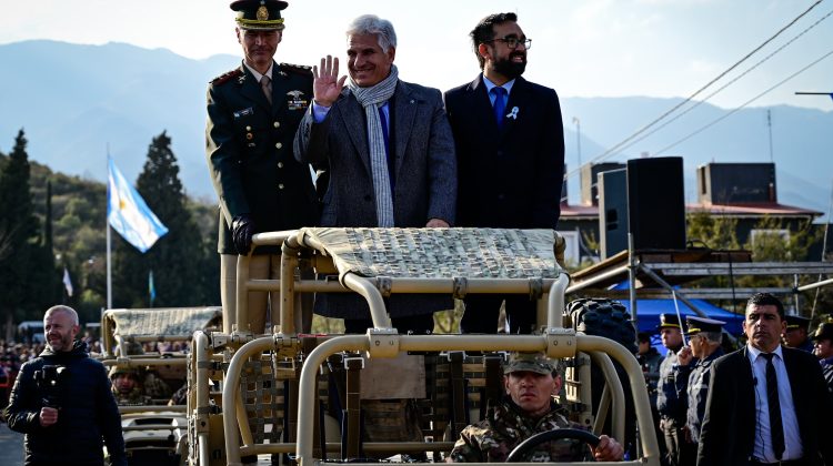 El Gobernador Poggi participó de una patriótica conmemoración en la Villa de Merlo