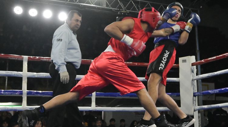 Gran marco de público y homenajes en la 4ª fecha del Campeonato Provincial de Boxeo ‘José María Gatica’