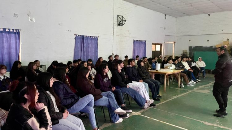 Ciencia e Innovación y la REM siguen con sus charlas en las escuelas