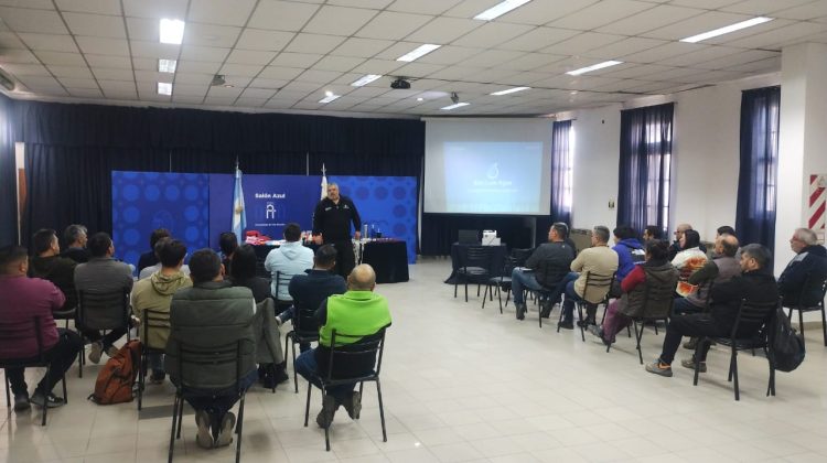 San Luis Agua dictó en Villa Mercedes el curso para tener el Carnet de Conductor Náutico Deportivo
