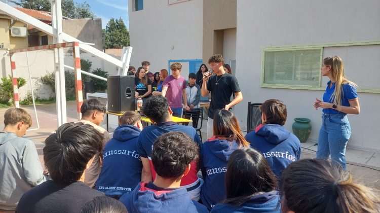 Estudiantes de la ‘Albert Einstein’ celebraron un encuentro con un alumno de Países Bajos