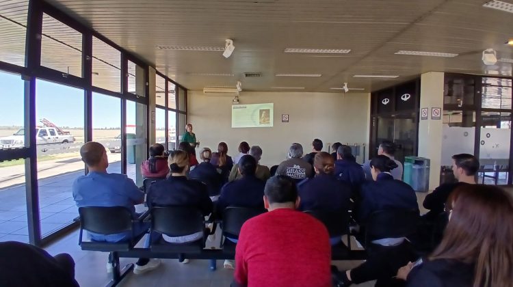 Hubo una charla informativa sobre enfermedades virales en el Aeropuerto de Villa Reynolds