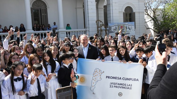 El embajador Marc Stanley visitó el Centro Educativo N°2