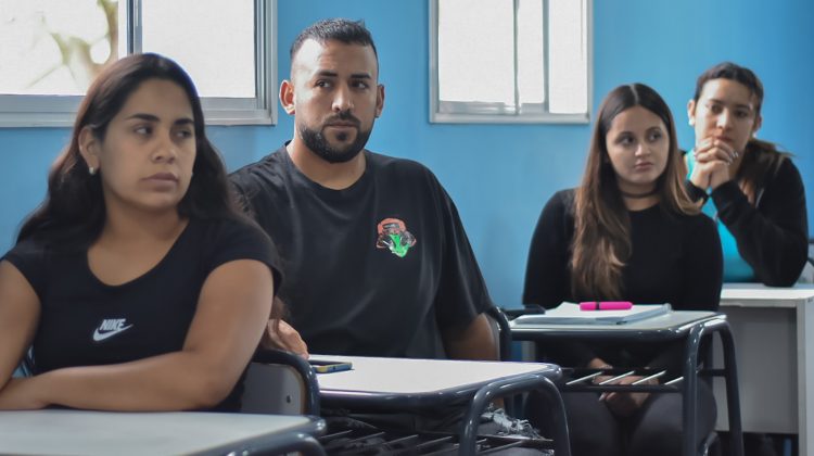 Suspenden las clases en escuelas digitales rurales y para adultos de zonas afectadas por incendios